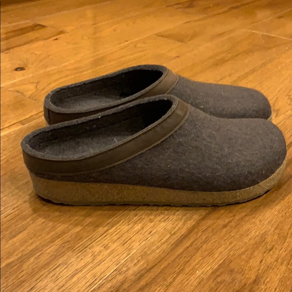 Halfinger Unisex GZL Leather Trim Grizzly Clog